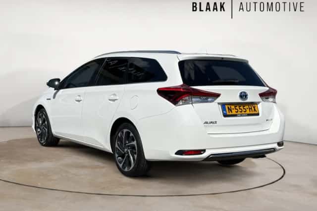 Toyota Auris (2019) thumbnail 4
