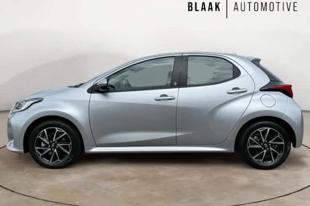 Toyota Yaris (2023) thumbnail 4