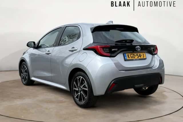 Toyota Yaris (2023) thumbnail 6