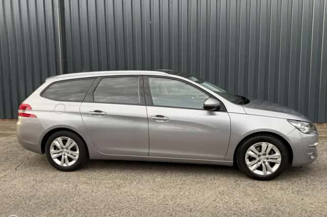 Peugeot 308 (2017) thumbnail 3