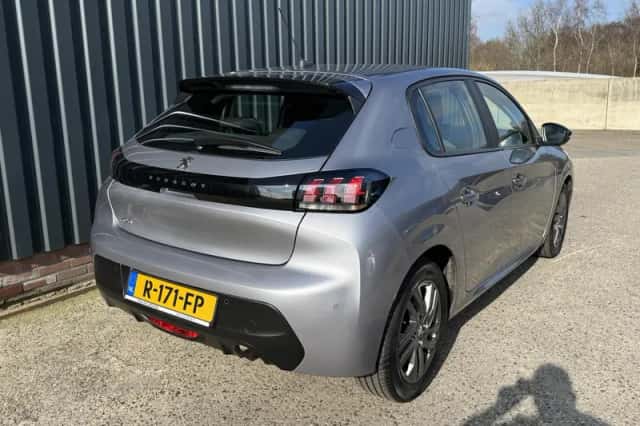 Peugeot 208 (2022) thumbnail 4