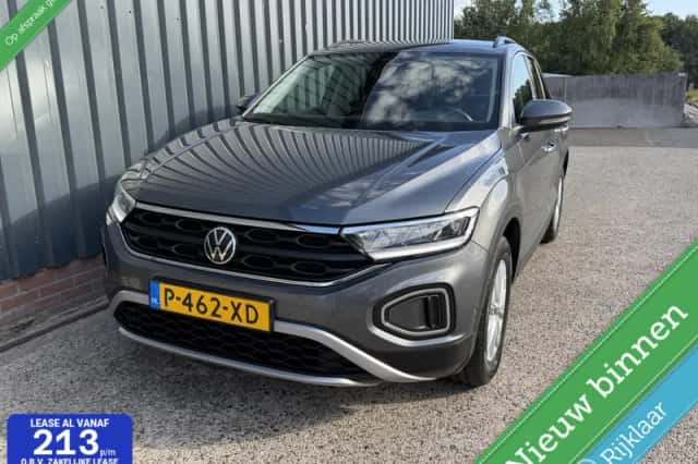 Volkswagen T-Roc (2022) thumbnail 1