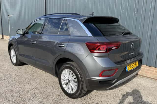 Volkswagen T-Roc (2022) thumbnail 4