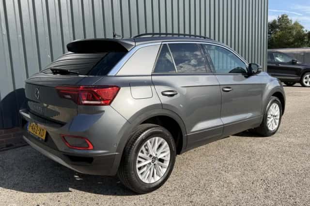 Volkswagen T-Roc (2022) thumbnail 5