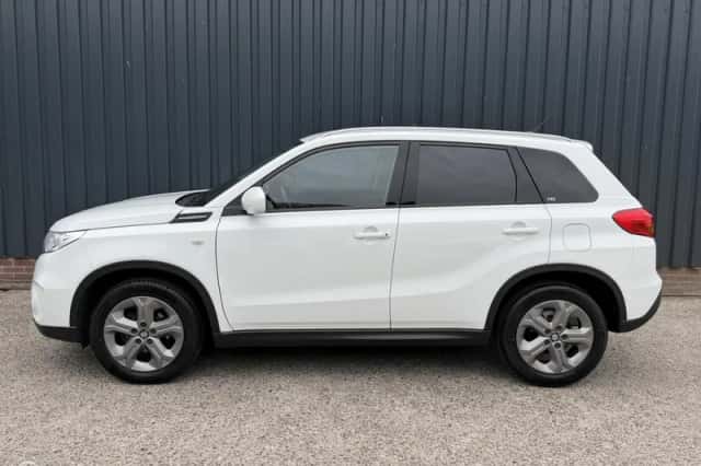 Suzuki Vitara (2018) thumbnail 3