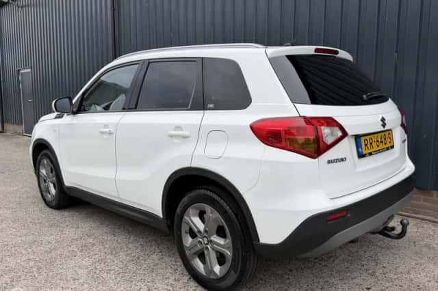 Suzuki Vitara (2018) thumbnail 4