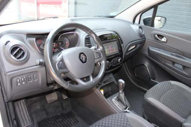 Renault Captur (2018) thumbnail 3