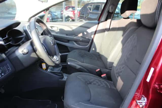 Renault Clio (2019) thumbnail 5