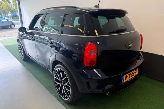 MINI Countryman (2014) thumbnail 4