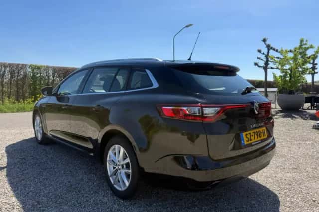 Renault Mégane (2017) thumbnail 2