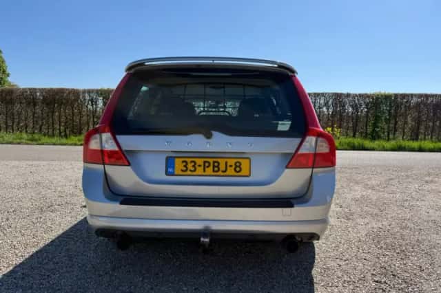 Volvo V70 (2011) thumbnail 3