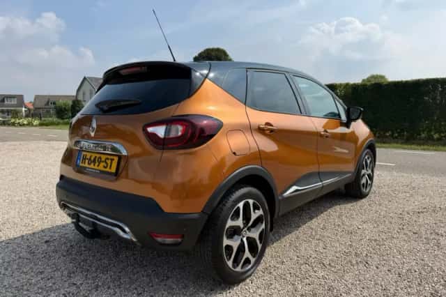 Renault Captur (2017) thumbnail 3