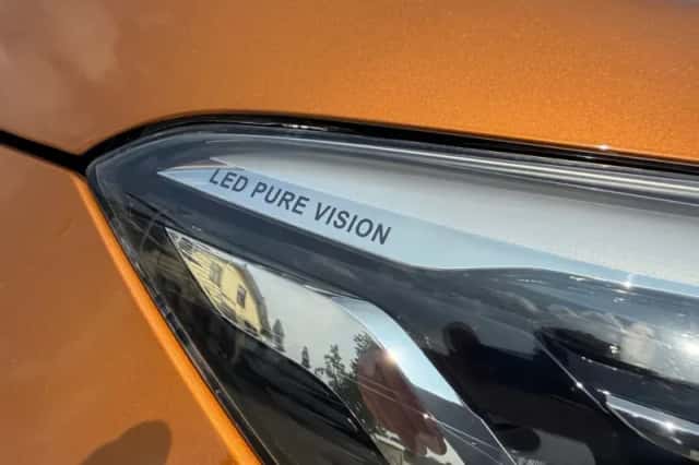 Renault Captur (2017) thumbnail 6