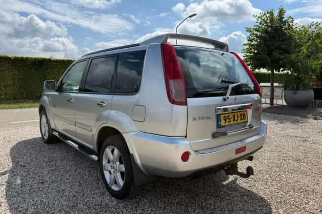 Nissan X-Trail (2007) thumbnail 2