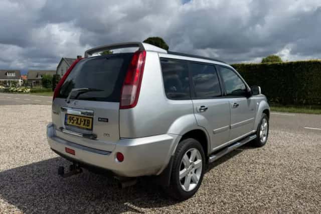 Nissan X-Trail (2007) thumbnail 3