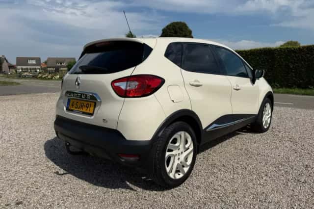 Renault Captur (2013) thumbnail 3