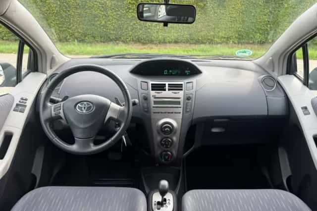 Toyota Yaris (2009) thumbnail 6