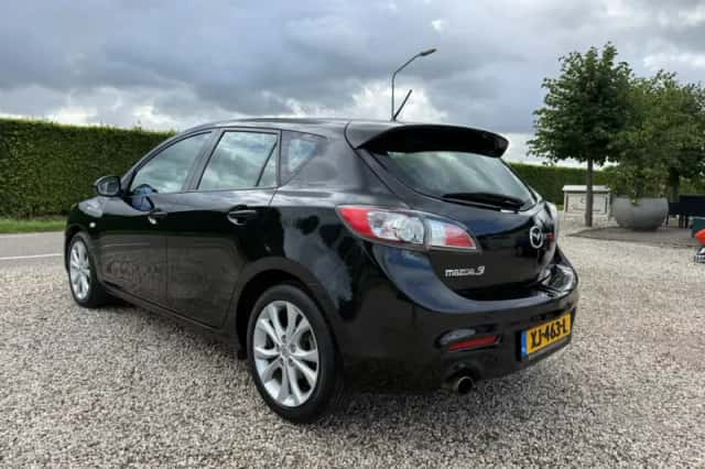 Mazda 3 (2011) thumbnail 2