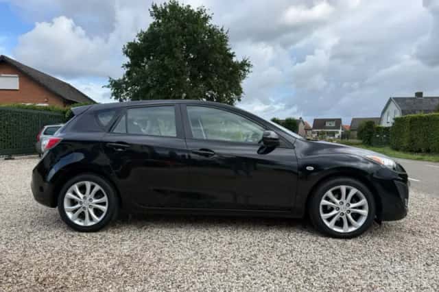 Mazda 3 (2011) thumbnail 5