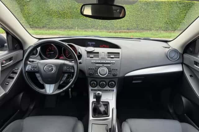 Mazda 3 (2011) thumbnail 6