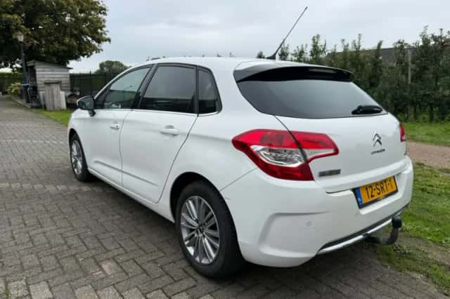 Citroën C4 (2011) thumbnail 2