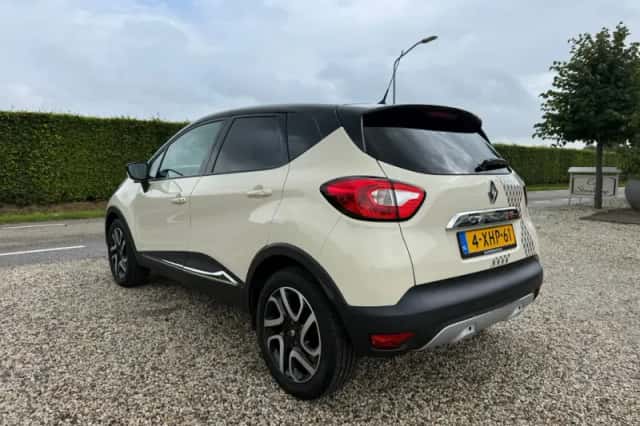 Renault Captur (2014) thumbnail 2