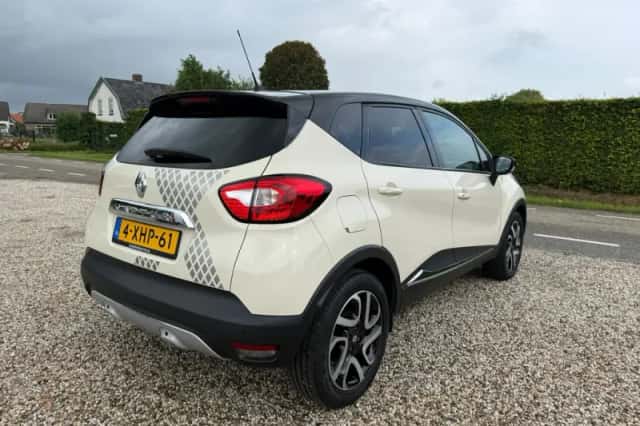 Renault Captur (2014) thumbnail 3
