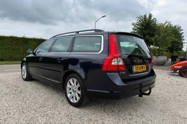 Volvo V70 (2010) thumbnail 2