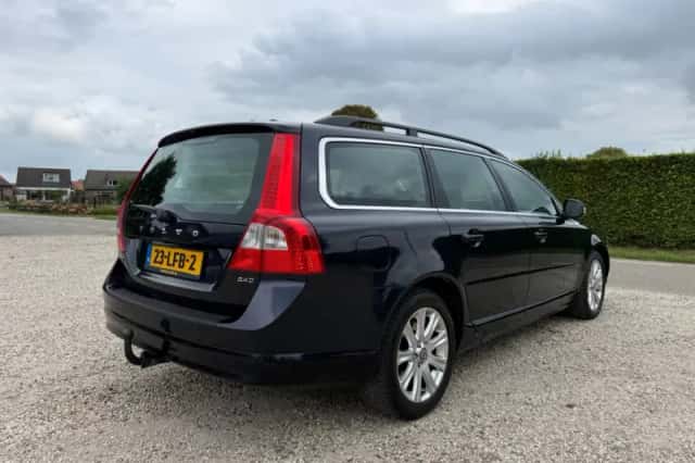 Volvo V70 (2010) thumbnail 3