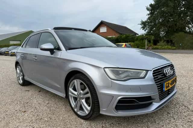 Audi A3 (2015) thumbnail 4
