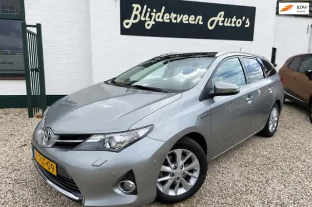 Toyota Auris (2014) thumbnail 1