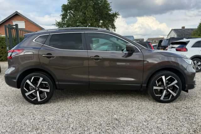Nissan Qashqai (2019) thumbnail 5