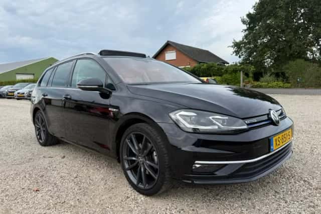 Volkswagen Golf (2019) thumbnail 4