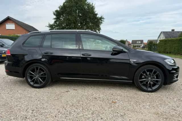 Volkswagen Golf (2019) thumbnail 5