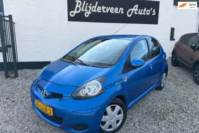 Toyota Aygo (2010) thumbnail 1