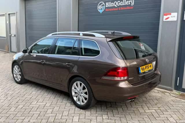 Volkswagen Golf (2011) thumbnail 3