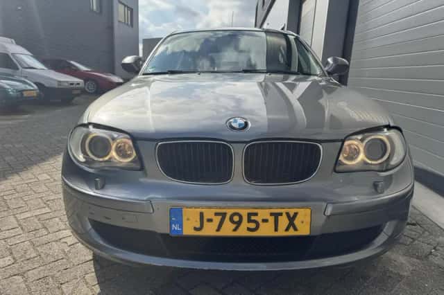 BMW 1-Serie (2010) thumbnail 6