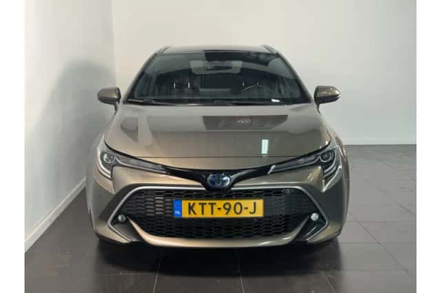 Toyota Corolla (2022) thumbnail 3