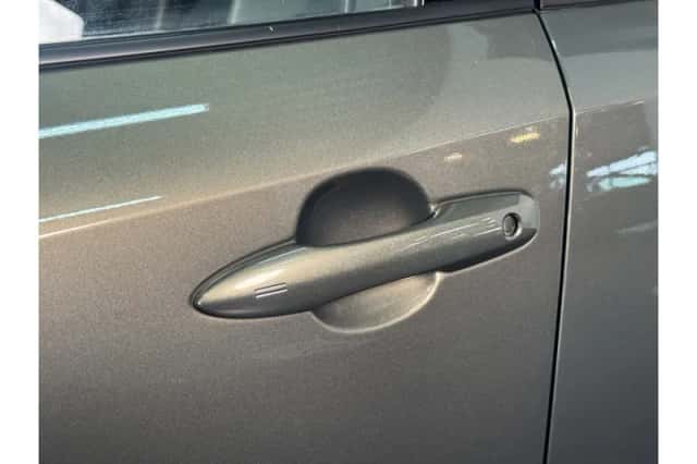 Toyota Corolla (2022) thumbnail 5