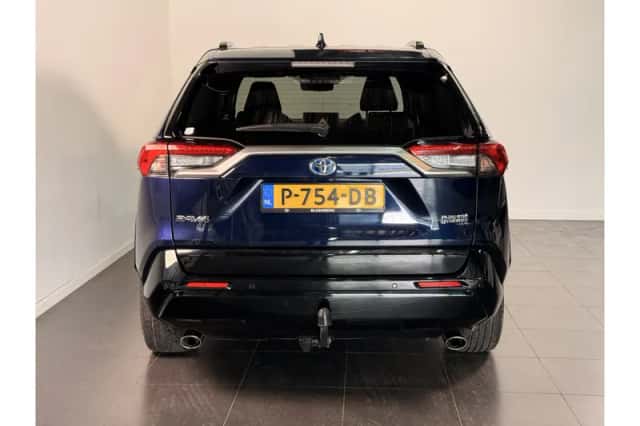 Toyota RAV4 (2022) thumbnail 5