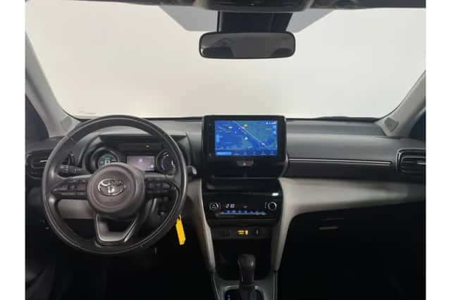 Toyota Yaris Cross (2022) thumbnail 2