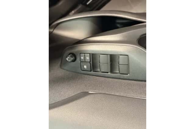 Toyota Yaris Cross (2026) thumbnail 3