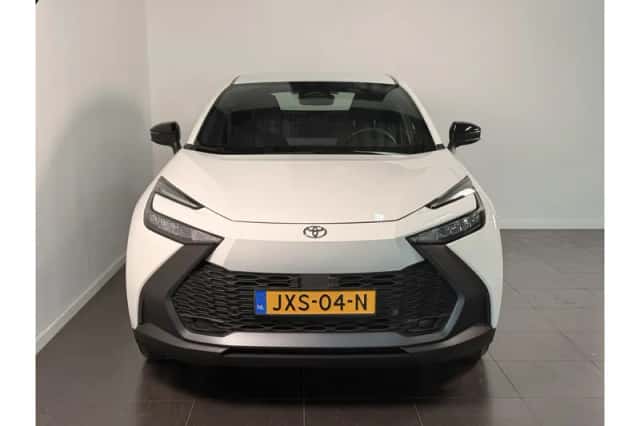 Toyota C-HR (2026) thumbnail 4