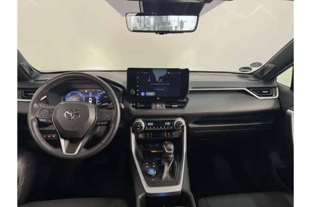 Toyota RAV4 (2024) thumbnail 2
