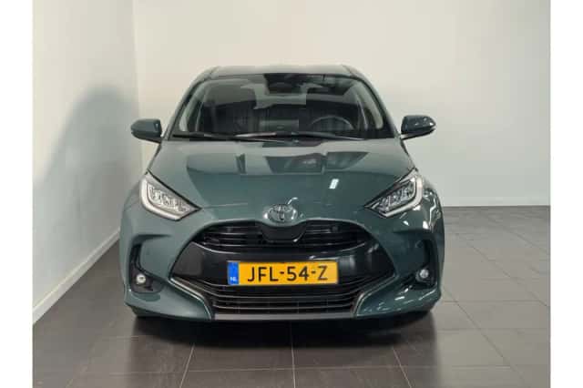 Toyota Yaris (2025) thumbnail 3