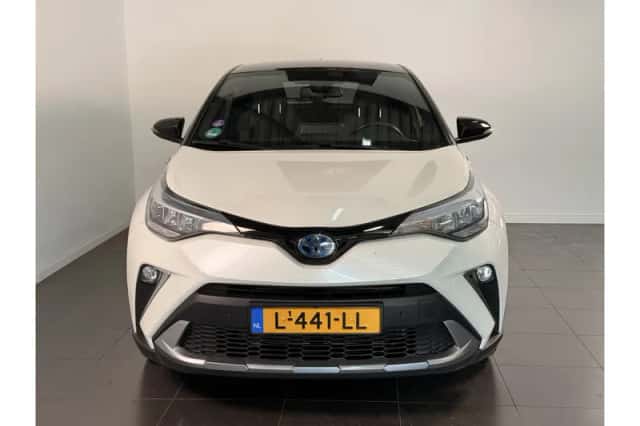 Toyota C-HR (2020) thumbnail 3
