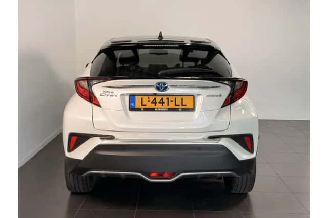 Toyota C-HR (2020) thumbnail 4