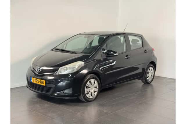 Toyota Yaris (2014) thumbnail 1