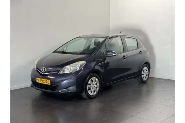 Toyota Yaris (2013) thumbnail 1