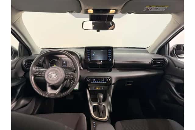 Toyota Yaris (2022) thumbnail 2
